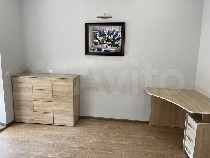 2-к. квартира, 72 м², 1/3 эт.