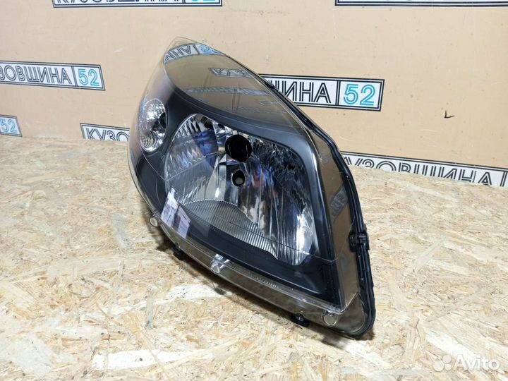 Фара правая Renault Sandero Stepway (09-14г) черна