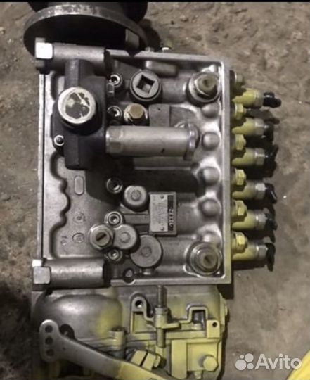 Тнвд Komatsu 6152-72-1261 S6D125E-2