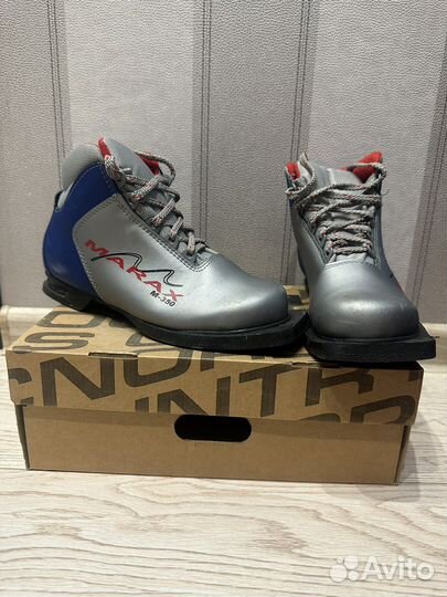 Лыжные ботинки