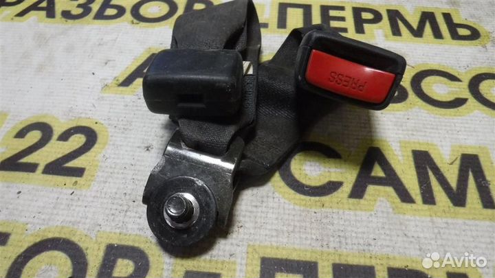 Ответная часть ремня безопасности Toyota Corolla