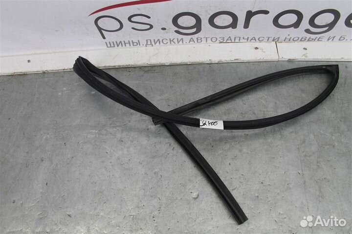 Уплотнитель стекла двери передней левой Nissan Se