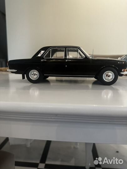 Модель Волга Газ 24 1:18