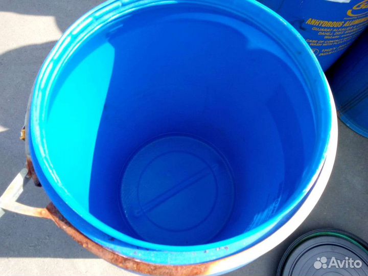 Бочки полиэтиленовые с крышкой