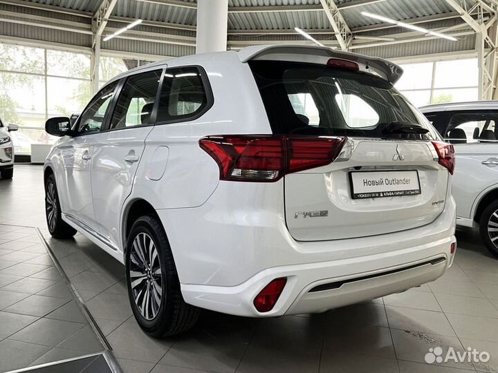 Mitsubishi Outlander 2.0 CVT, 2022