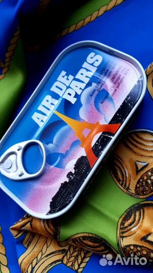 France. Франция. Сувенир Воздух Парижа в банке
