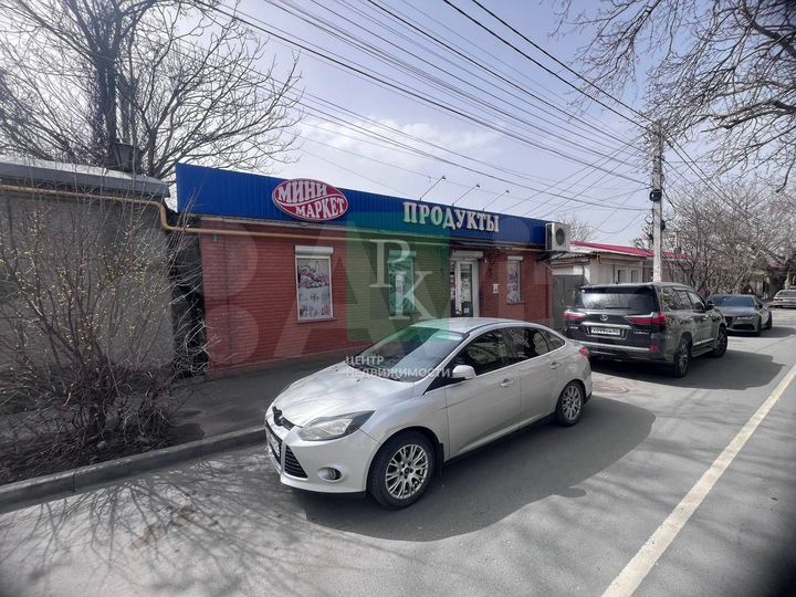 Торговое помещение с участком 53 м²