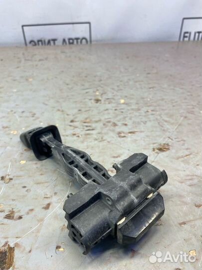 Ограничитель двери передний правый Bmw 5 G30 2.0