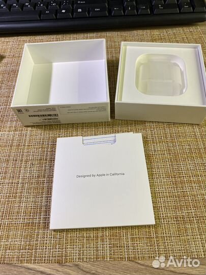 Коробка от наушников apple iPods 2