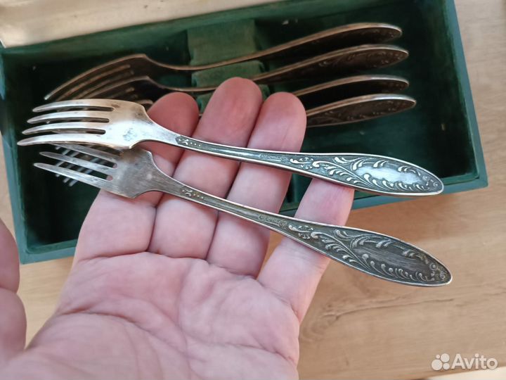 Набор десертных мельхиоровых вилок