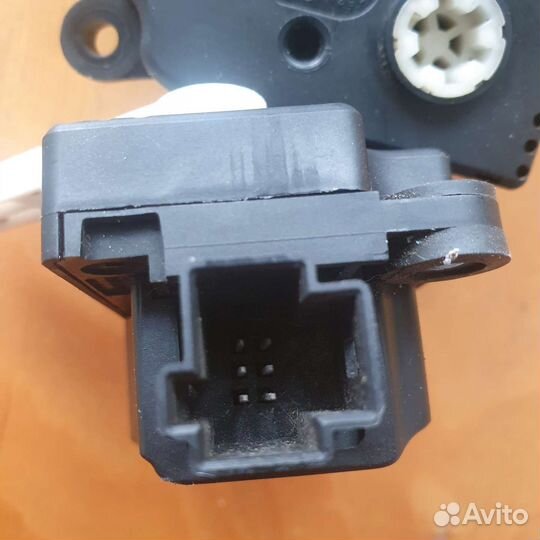 Моторчик привода заслонки печки Land Rover Jaguar