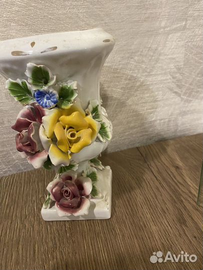 Фарфоровые ваза кубок