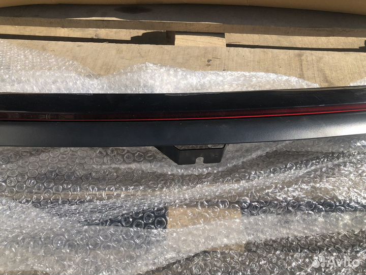 Стоп сигнал bentley flying spur 05-10