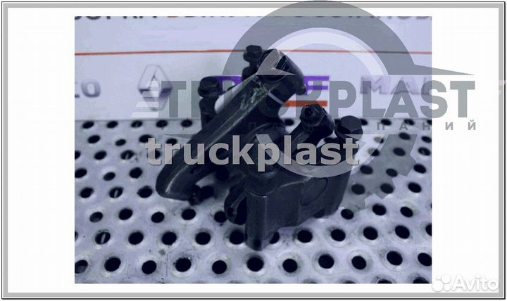 Есть в наличии 1747591 Седло коромысла клапанов (рокера) двс DAF