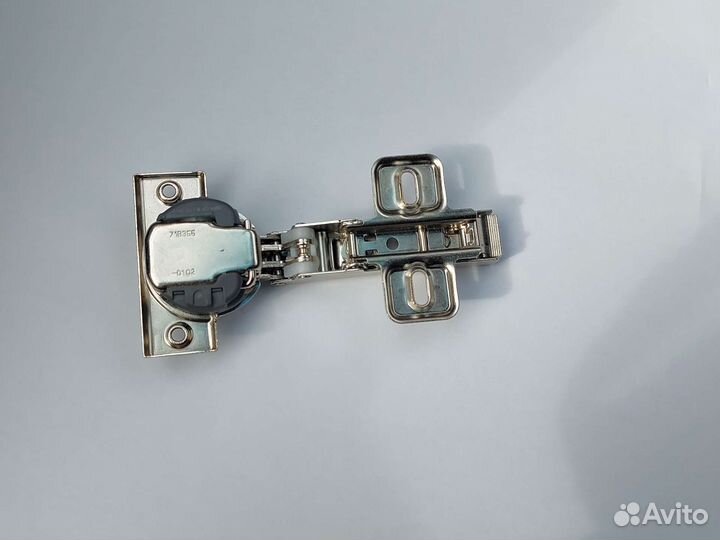 Мебельные петли Blum