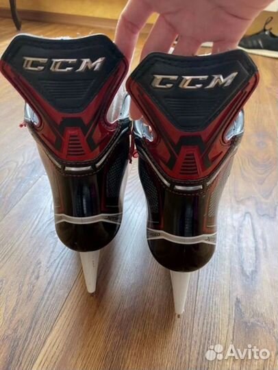 Коньки хоккейные CCM Jetspeed FT1 SR 9.5 EE