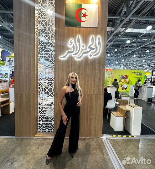 Модель на выставку