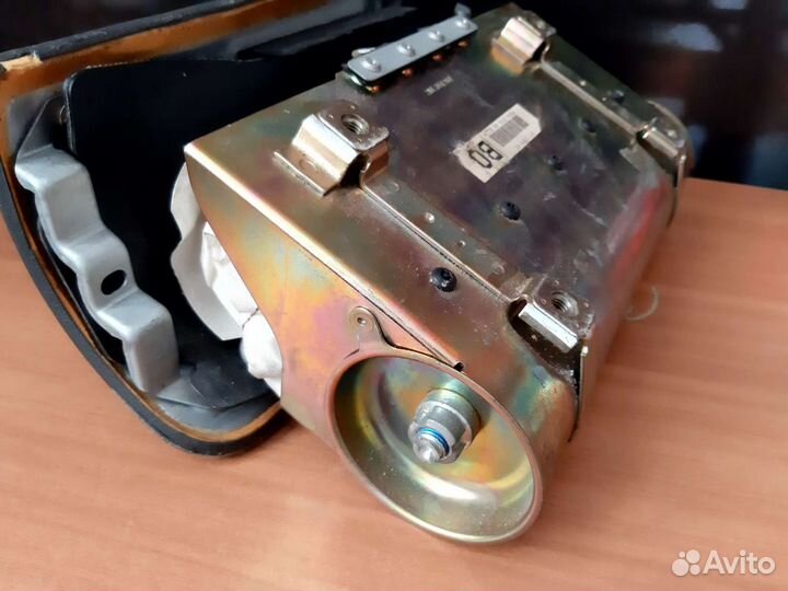 Подушка безопасности пассажира Mazda 323