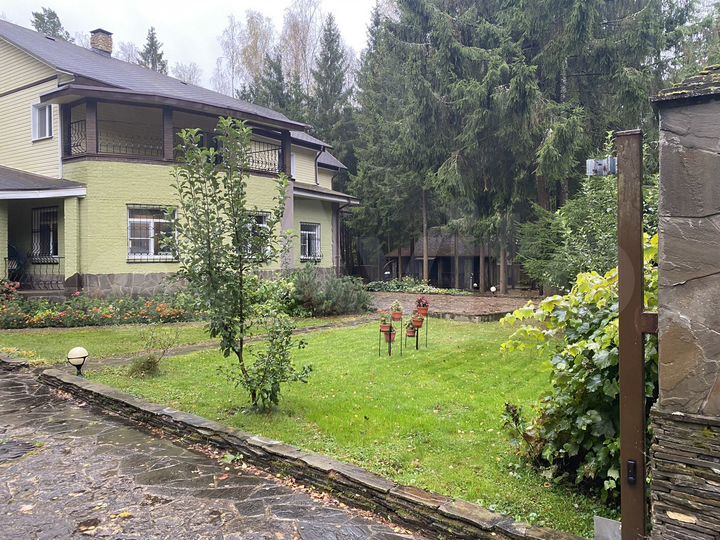 Коттедж 430 м² на участке 35 сот.