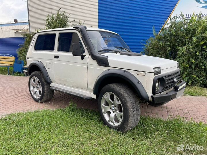 LADA 4x4 (Нива) 1.7 МТ, 2001, 200 000 км