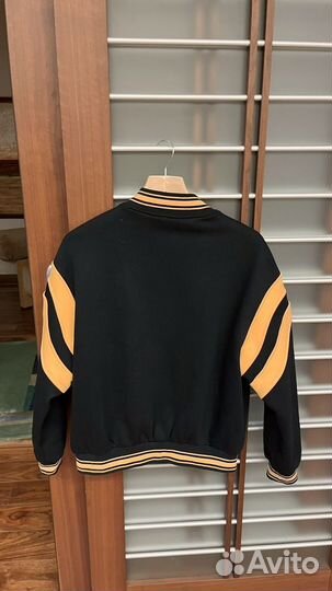 Бомбер bershka