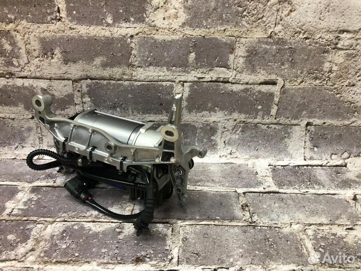 Компрессор Ауди Ку7 4Л 7L0698007A