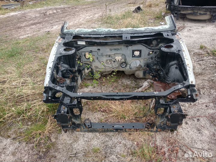 Передняя часть Киа Спектра