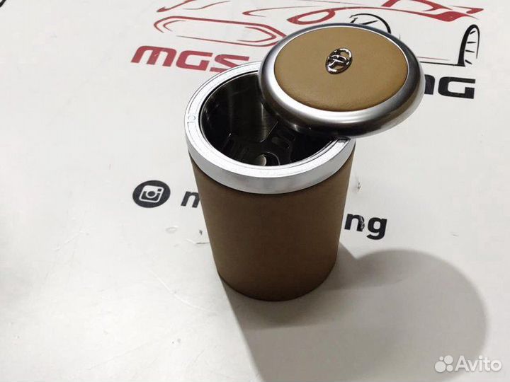 Пепельница Toyota бежевая