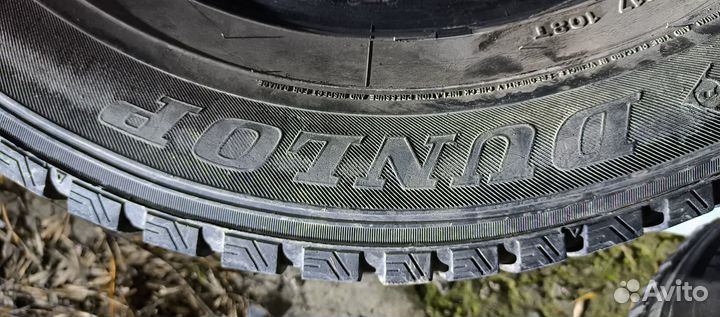 Dunlop SP Winter Ice 07 235/65 R17