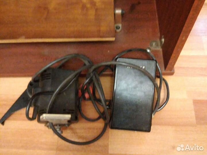 Швейная машина Подольск 142