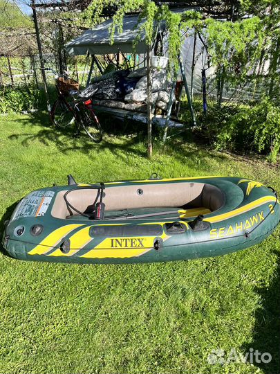 Надувная лодка Intex
