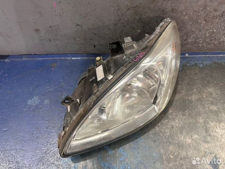 Фара галоген левая Mercedes Viano W639