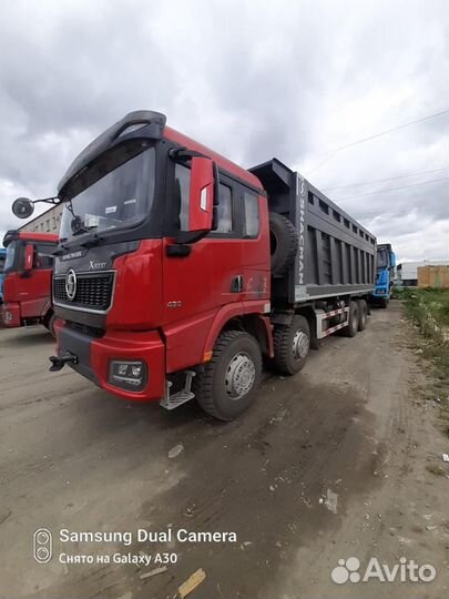 Водитель самосвала