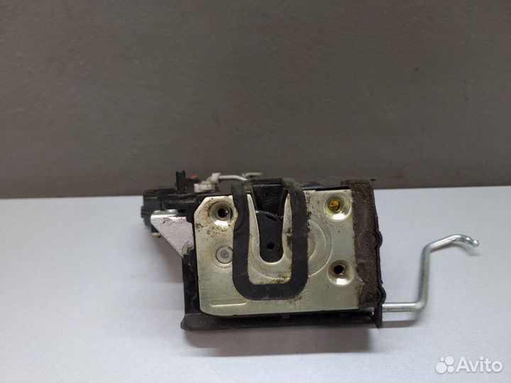 Замок двери задний правый Kia Rio 2 2011