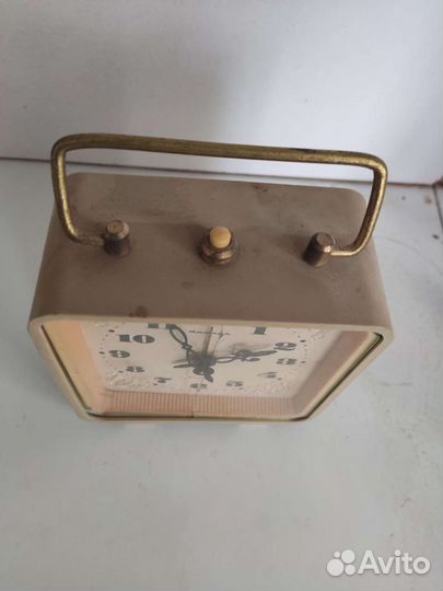Часы будильник СССР