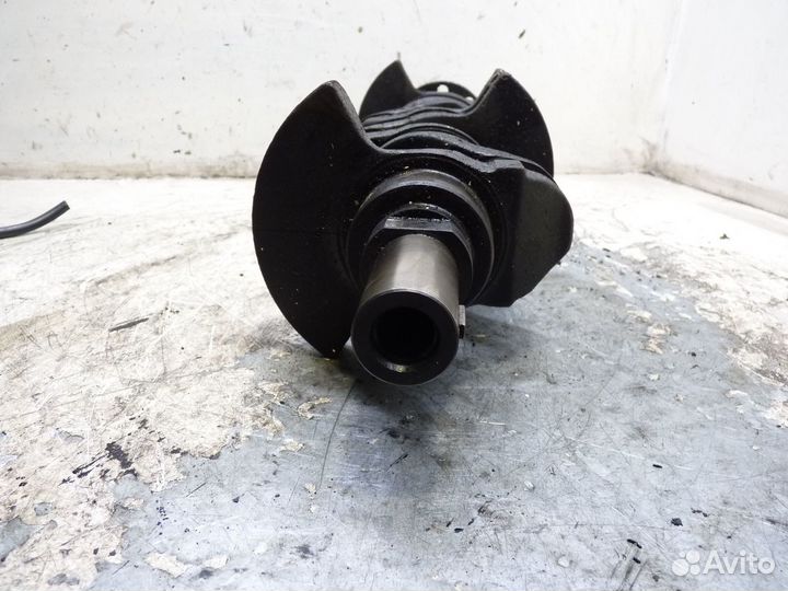 Коленчатый вал 1721582 бмв 3 серия 1992г 1.8л