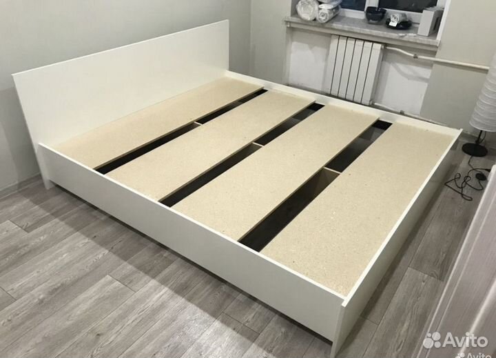 Кровать двуспальная