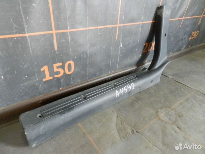 Накладка порога передняя левая - LADA Kalina 1