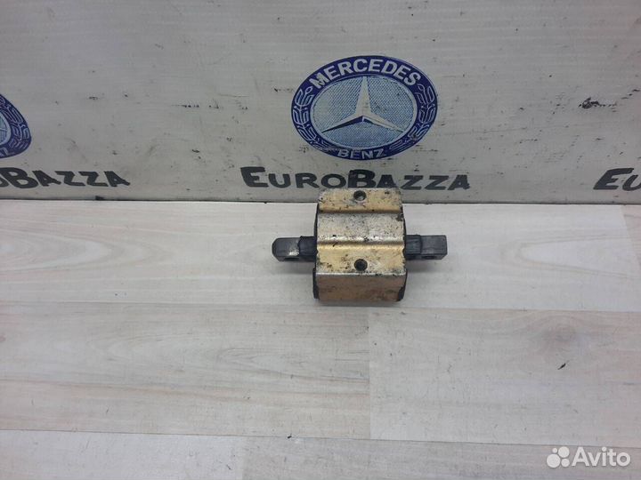 Подушка АКПП Mercedes W210