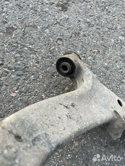 Нижний рычаг с шаровой