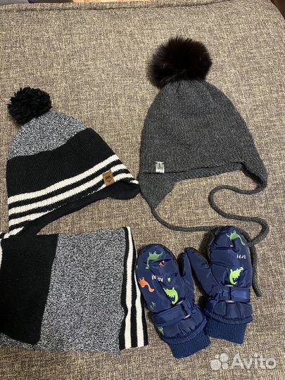2 шапки, снуд и варежки на ребенка 2-5 лет