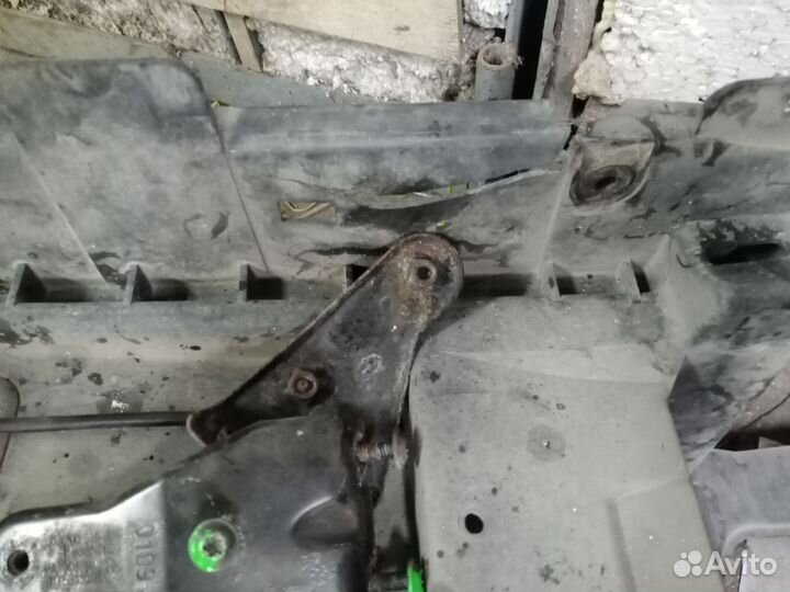 Телевизор,передняя панель Рено Трафик