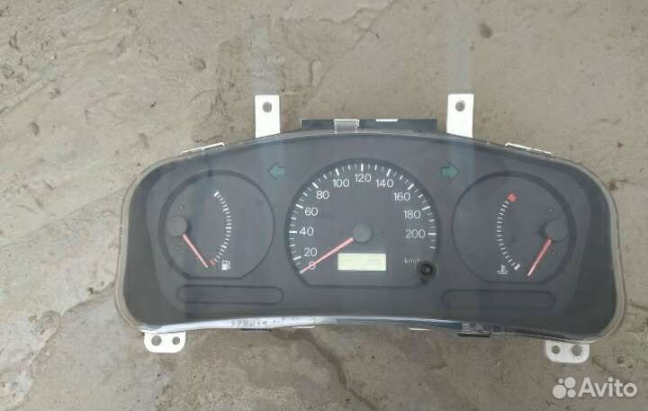 Щиток приборов Мицубиси Лансер 8