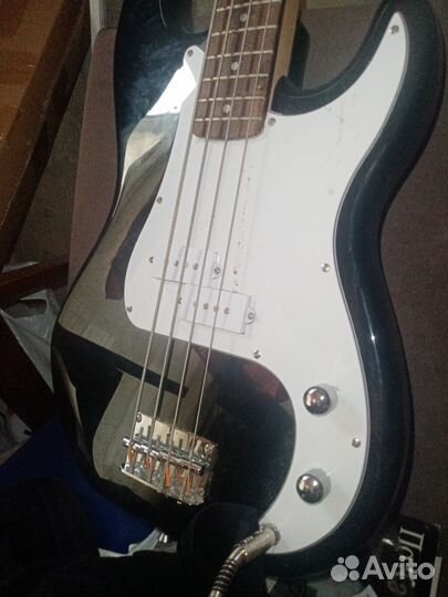 Бас гитара Homage HEB700BK