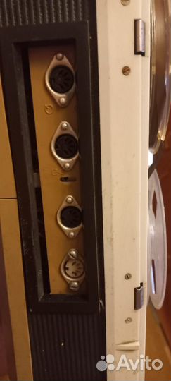 Катушечный магнитофон романтик