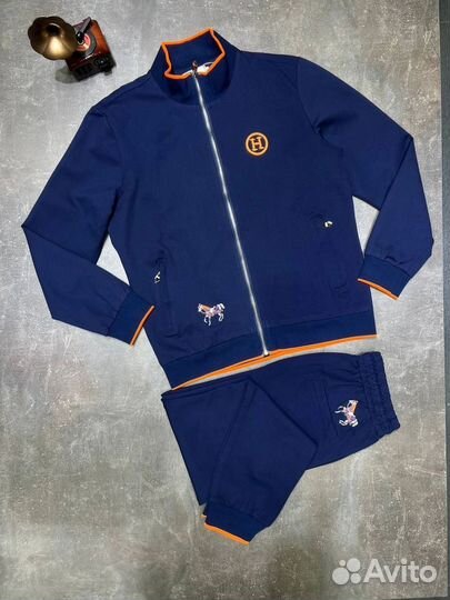 Спортивный костюм