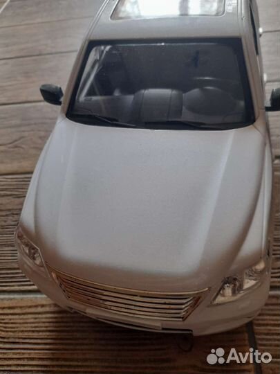 Радиоуправляемая машина Nissan Patrol