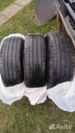 Kumho Ecsta HS52 215/55 R17 98ZR