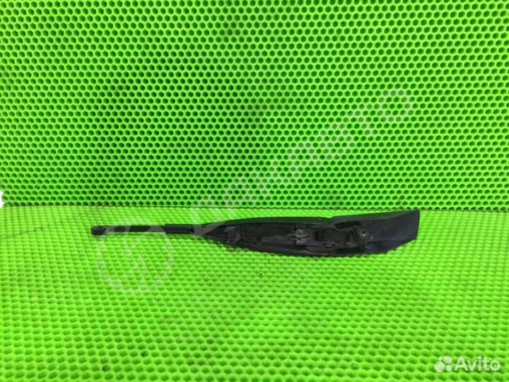 Поводок стеклоочистителя передний правый