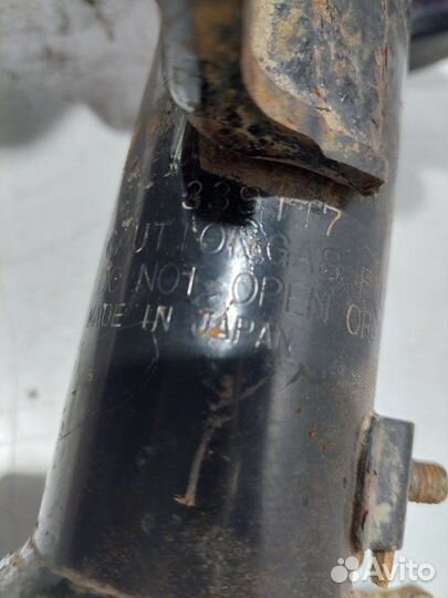 Амортизатор передний правый Mitsubishi Lancer 10